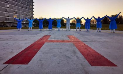 All'alba del 46° giorno, l'abbraccio ai pazienti dagli infermieri e dagli OSS del Pronto Soccorso FOTO