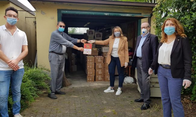 Pacchi alimentari donati a 100 famiglie grazie al Rotary Cremasco San Marco