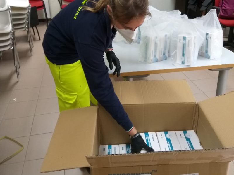 Arrivano i rinforzi: dalla Regione altre 120mila mascherine per il Cremonese