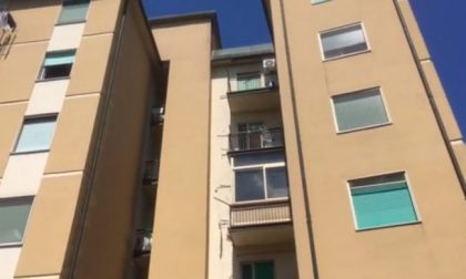 Dramma nel Lodigiano, bambino di 3 anni cade dal quinto piano e muore