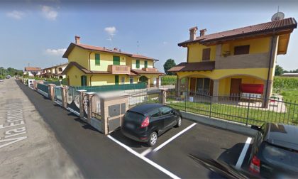 Uccide la moglie, porta il figlio dal fratello e poi fugge: arrestato