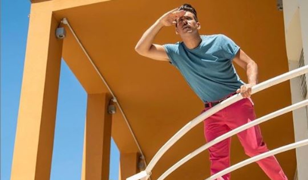 “Il sudore ci appiccica”: in radio il nuovo singolo di Francesco Gabbani girato alle Colonie Padane VIDEO