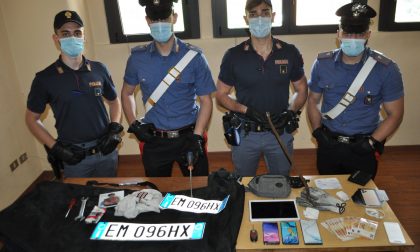 Rubano al "Cremona Po" e si schiantano inseguiti da Carabinieri e Polizia