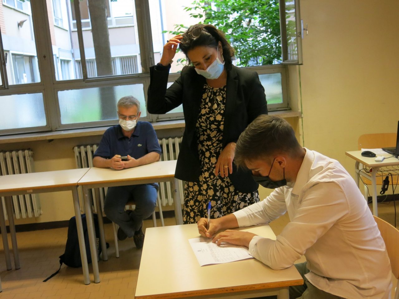 Esame di maturità per Mattia, il 18enne cremonese che ha sconfitto il Covid VIDEO FOTO