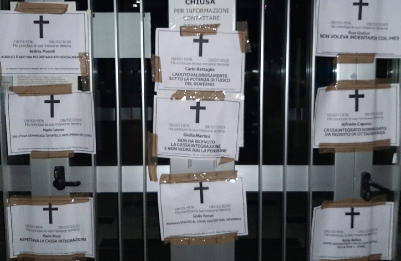 Necrologi shock di Casapound: “Morti aspettando la cassa integrazione”