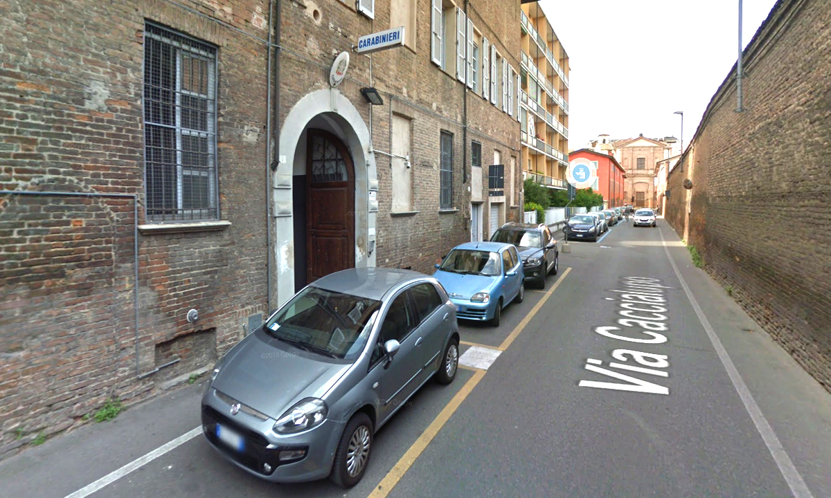 Intera caserma sequestrata, carabinieri arrestati: spaccio, estorsione e tortura