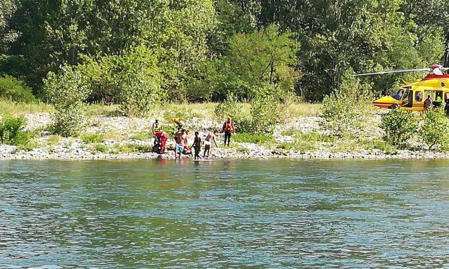 Si sente male mentre fa il bagno nell’Adda, 31enne in codice rosso FOTO