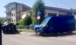 Auto si ribalta dopo lo schianto col furgone: guidatrice 37enne in ospedale