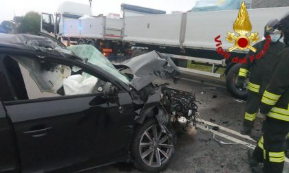 20enne in ospedale dopo lo schianto contro un mezzo pesante FOTO