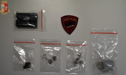 Cinque giovani (3 minorenni) sorpresi a confezionare hashish: denunciati
