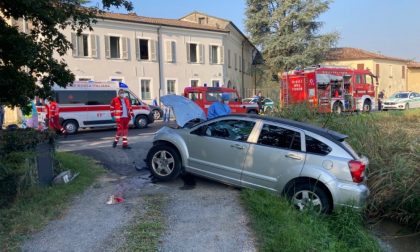 Furgone contro auto, tre feriti tra cui un bambino di 2 anni