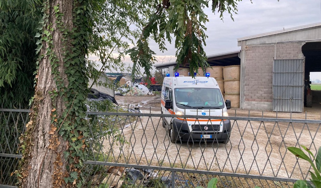 Dramma in azienda agricola: operaio cade nella vasca del biogas e muore