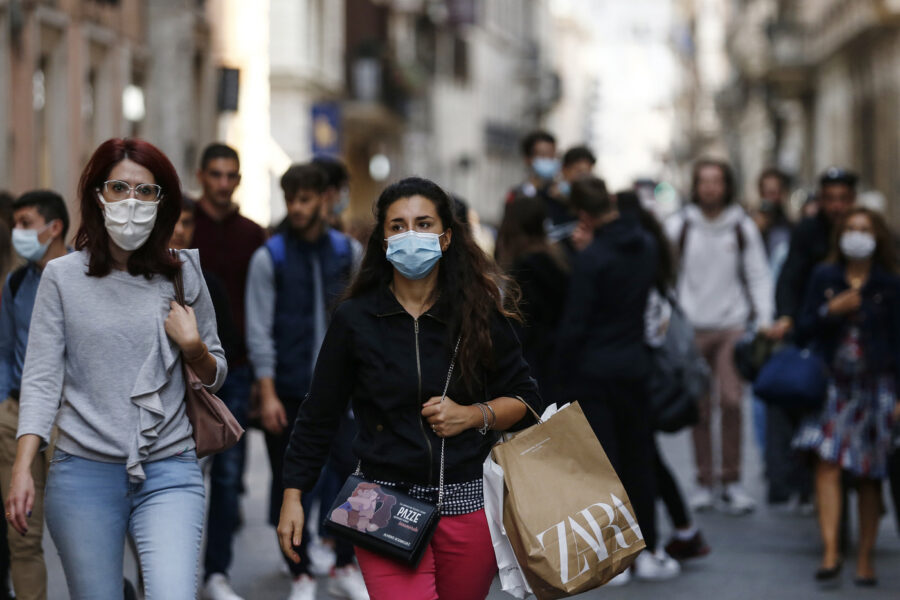 Lombardia ancora zona rossa, Fontana: “Confronto schietto con Speranza. Avanti nel dialogo”
