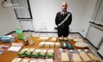 Nel bagagliaio trasportano diverse confezioni di formaggio, denunciati