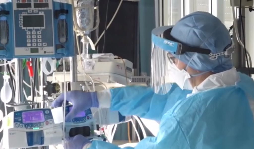 I medici dell’Ospedale di Cremona: “Il nostro Natale sarà in corsia, aiutateci con comportamenti responsabili”