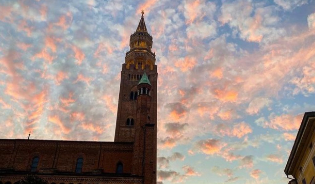 Che tramonto meraviglioso! Le FOTO (spettacolari) del cielo di Cremona