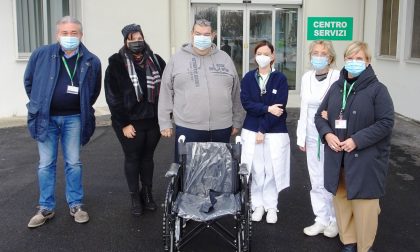 Guarisce dal Covid e dona 4 sedie a rotelle all'Ospedale di Cremona: un dono da un paziente agli altri pazienti