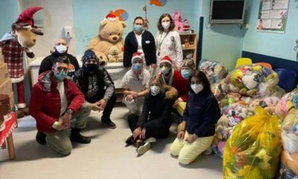Per la pediatria dell'ospedale di Cremona un Natale ricco di doni FOTO