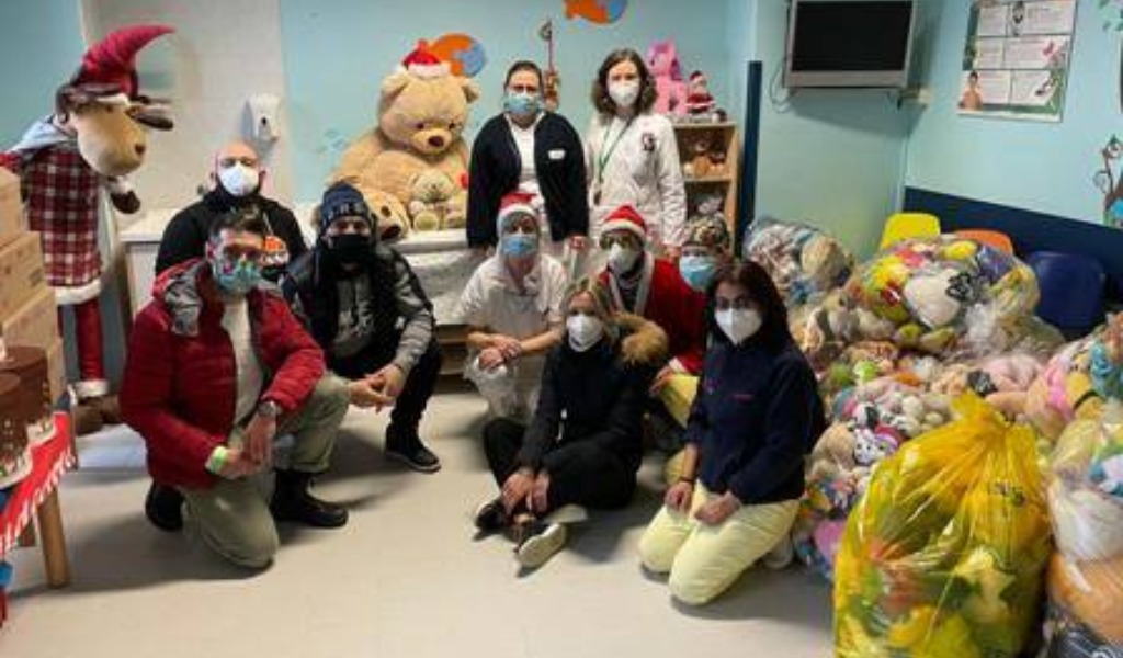 Per la pediatria dell’ospedale di Cremona un Natale ricco di doni FOTO