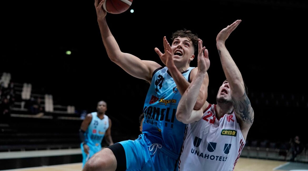 Una super Vanoli si impone sull’Unahotels Reggio Emilia 85-56