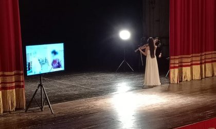 Lena Yokoyama suona in diretta streaming dal Teatro Ponchielli per la Tv Giapponese