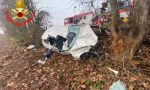 Auto si schianta contro un albero: muoiono due ragazzi di 24 e 25 anni