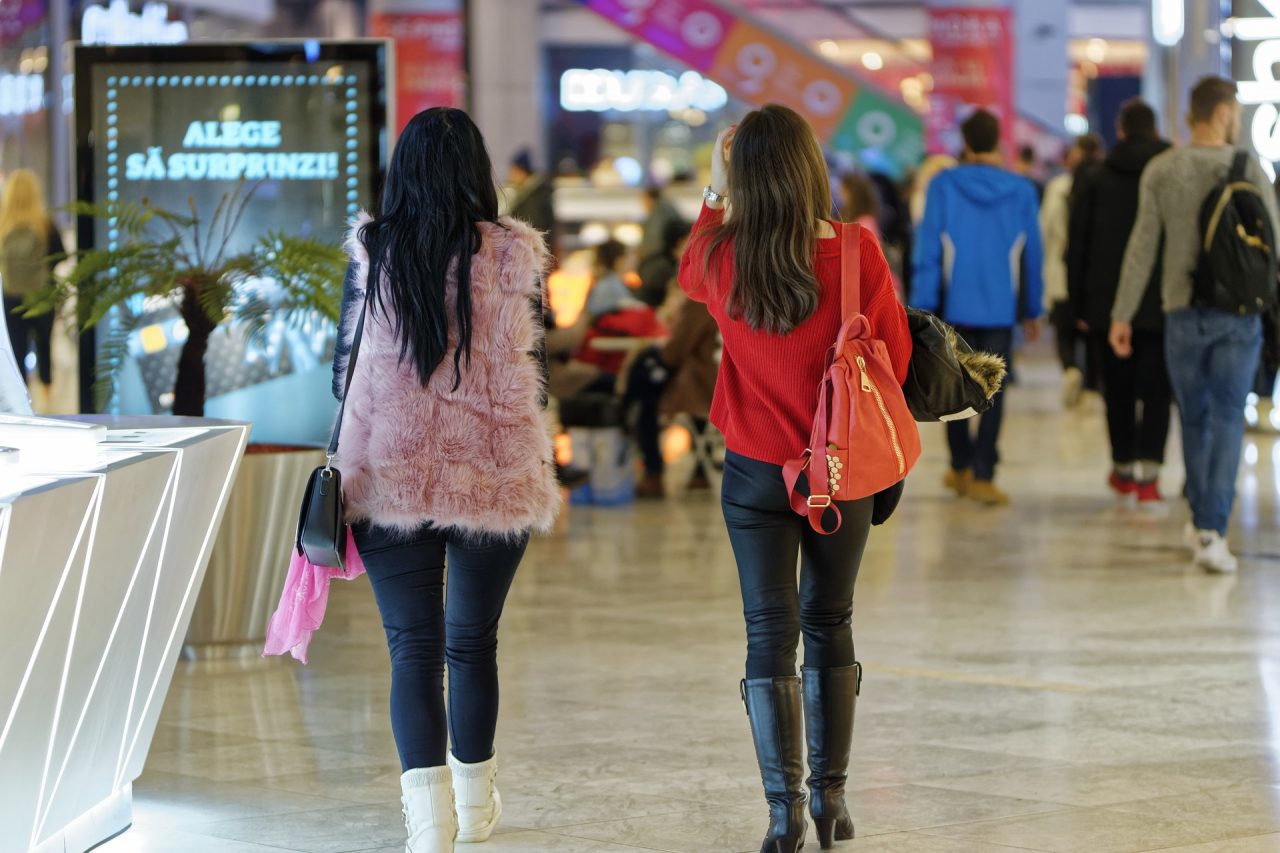 Tutti in zona gialla, ma i centri commerciali saranno aperti?