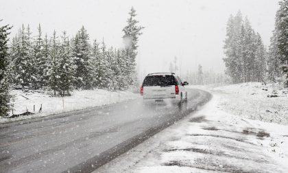 Neve in strada e manto scivoloso, una 46enne esce di strada e finisce in ospedale