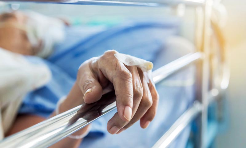 Muore medico dopo vaccino Covid a Mantova: disposta l’autopsia