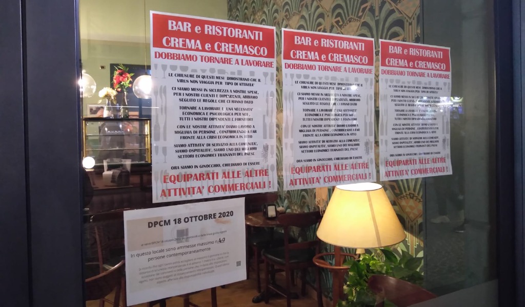 #Ioapro1501: la protesta pacifica dei ristoratori e baristi cremaschi