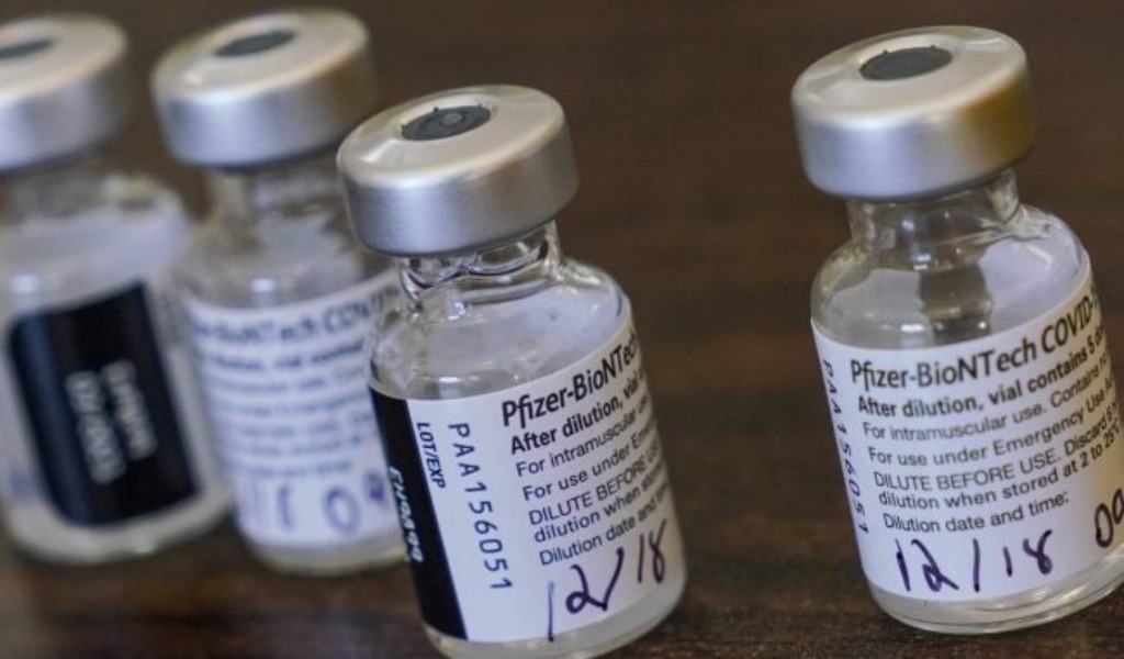 Pfizer e Moderna, seconda dose a 42 giorni: si attende il via libera dal Governo