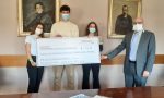 Raccolta fondi tra gli studenti, consegnato l'assegno simbolico all'ospedale di Cremona