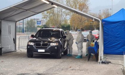 Drive in per tamponi trasformati in punti di somministrazione del vaccino anti Covid