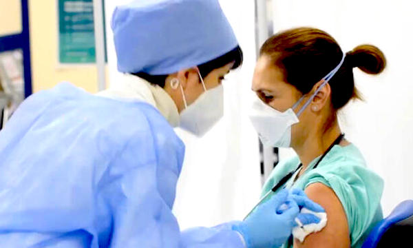 Vaccinazioni Covid a estremamente vulnerabili, disabili e caregiver: dal 9 aprile le prenotazioni