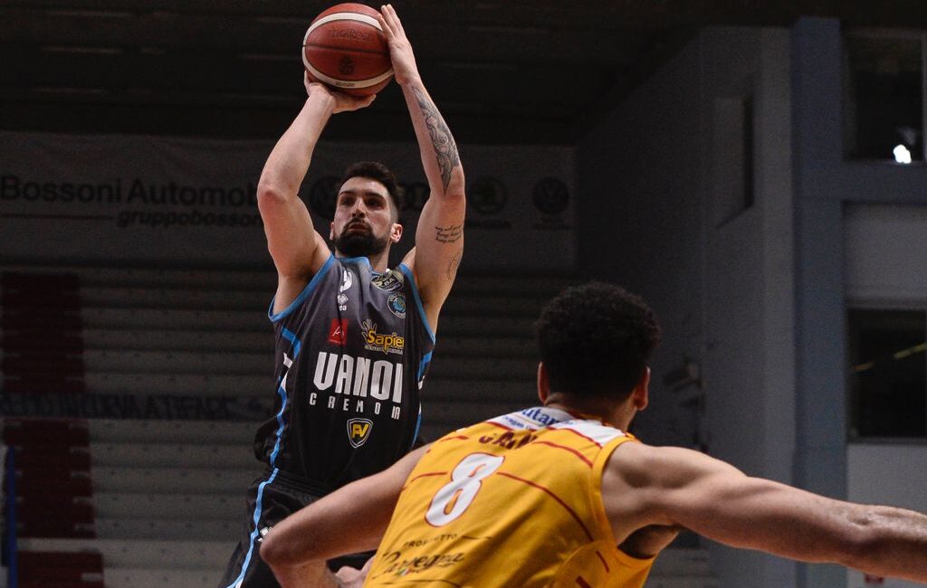 La Vanoli batte nettamente Pesaro, al Palaradi finisce 100-78