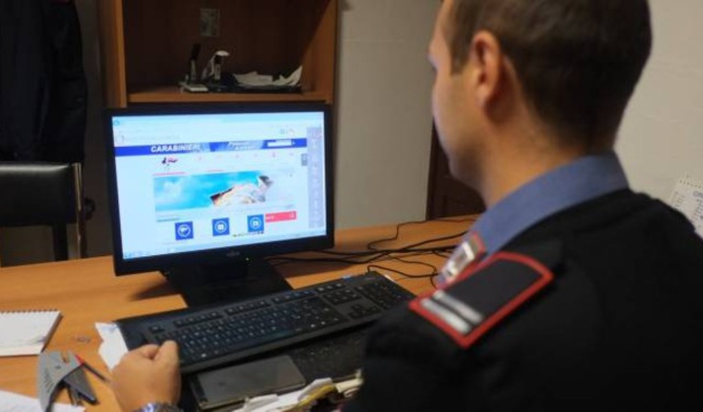 Truffatore 19enne crea un sito identico a quello dell’assicurazione e truffa le sue vittime