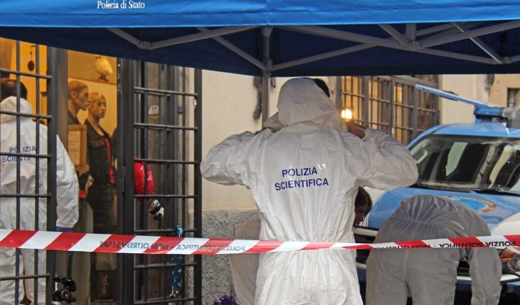 Omicidio-suicidio nel Mantovano: 27enne soffoca la madre 59enne e poi si impicca