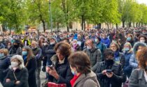 In 600 a cantare "La pandemia è una fesseria", proprio a Bergamo