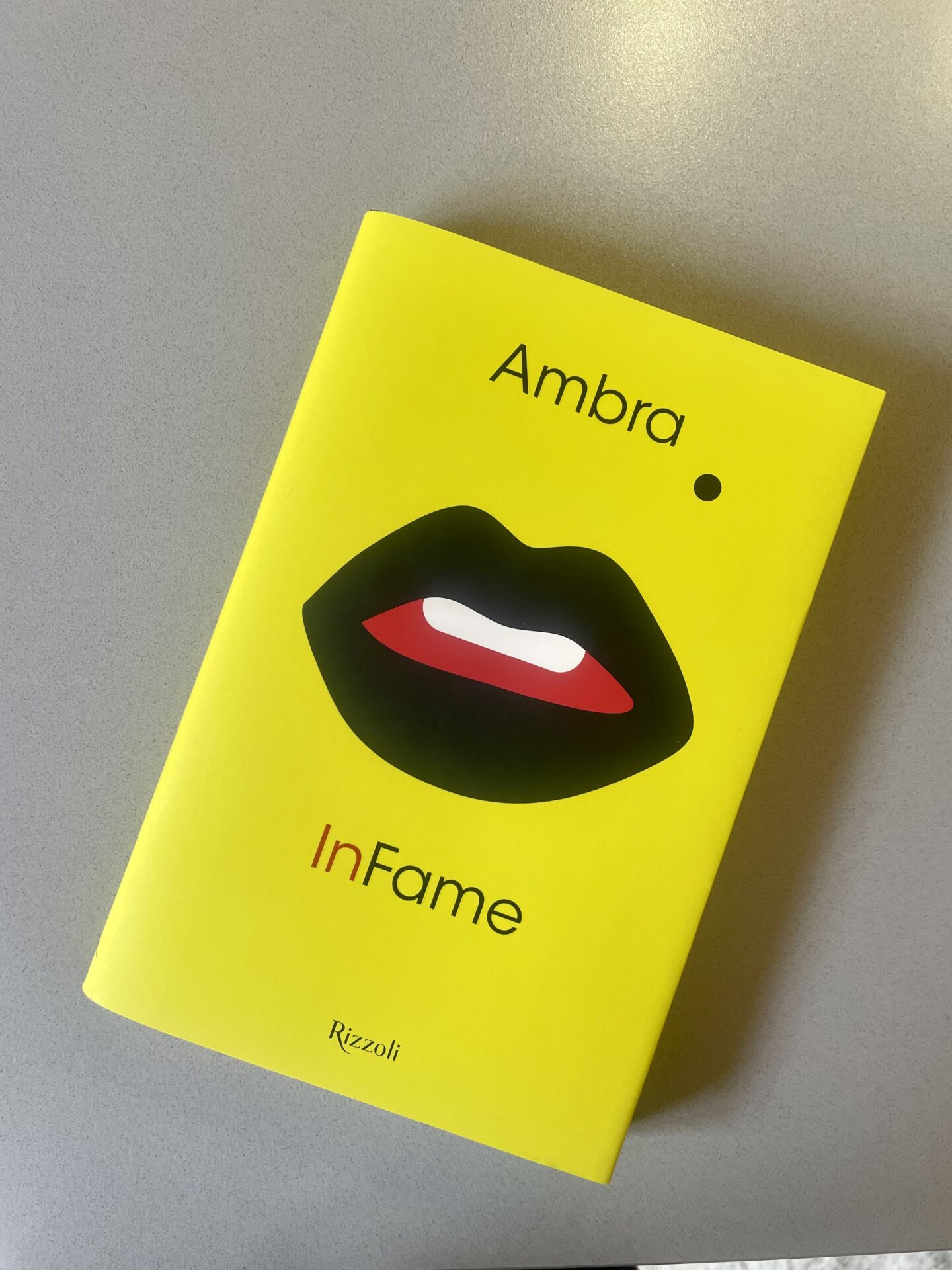 InFame, il libro di Ambra Angiolini