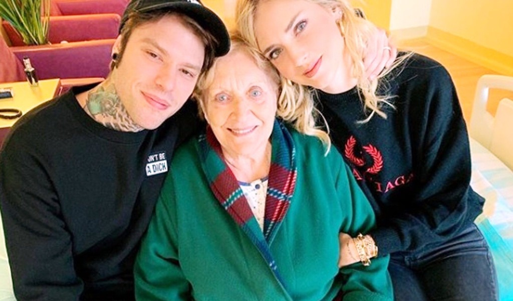 Il “caso” del vaccino alla nonna di Fedez. Ferragni alza la polemica e la chiamata (finalmente) arriva
