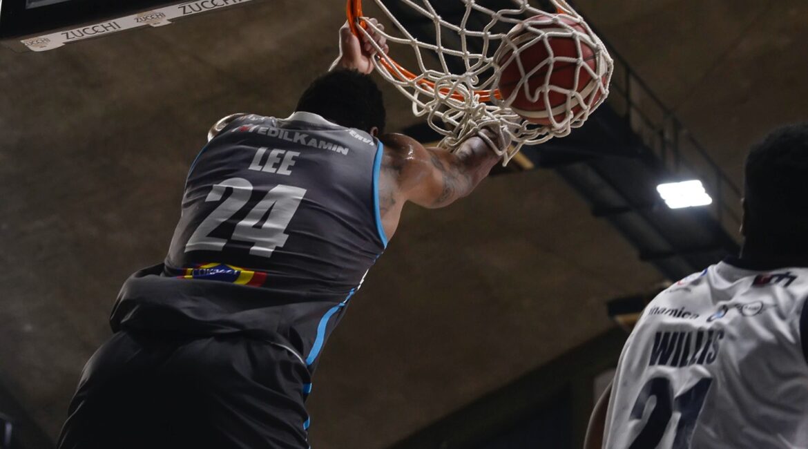 Si ferma la scia positiva della Vanoli, al Palaradi cede a Brescia 89-94