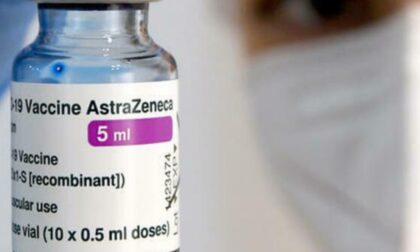 AstraZeneca: sì di Aifa a mix di vaccini a over 60 anche se ci sono state reazioni avverse
