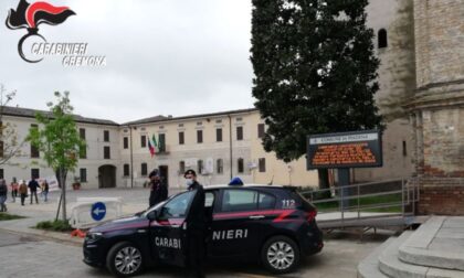 Barista e cliente sorpresi a consumare all'interno del locale: scatta la chiusura