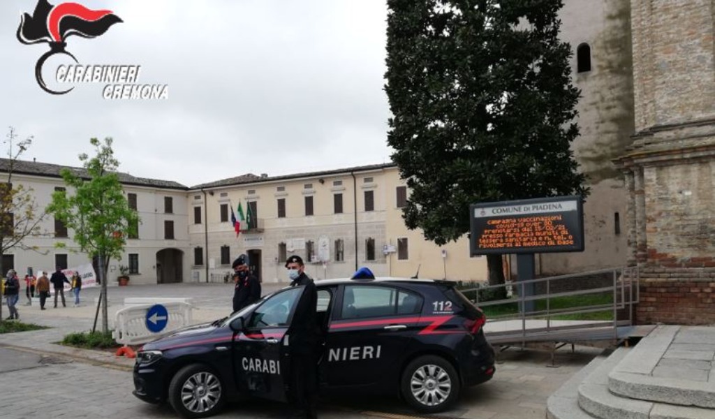 Barista e cliente sorpresi a consumare all’interno del locale: scatta la chiusura