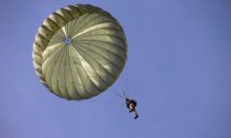 Migliaro: paracadutista muore dopo essere precipitato in un campo