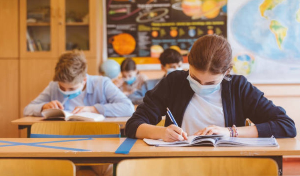 Piano Scuola, il ministro Bianchi è sicuro: “Tutto in presenza da settembre”