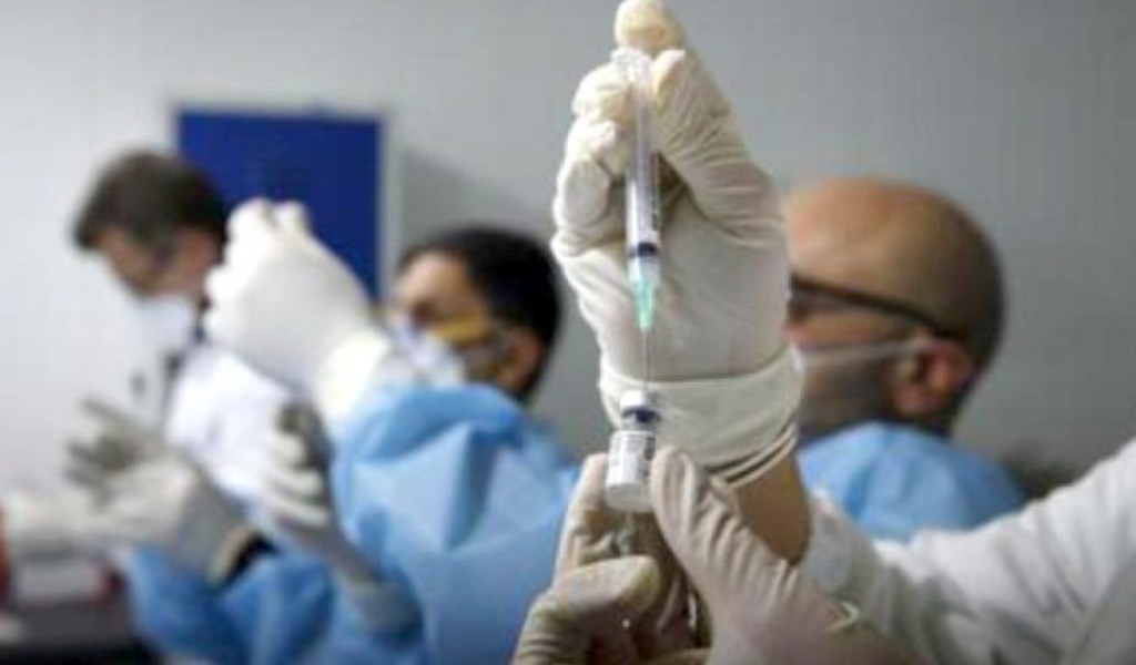 Vaccini over 80, Bertolaso: “Lavoro incessante per finire somministrazioni entro l’11 aprile”