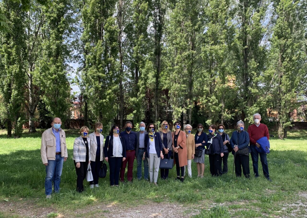 Nuovi arbusti e siepi per il Parco Tognazzi grazie all’Inner Wheel Club