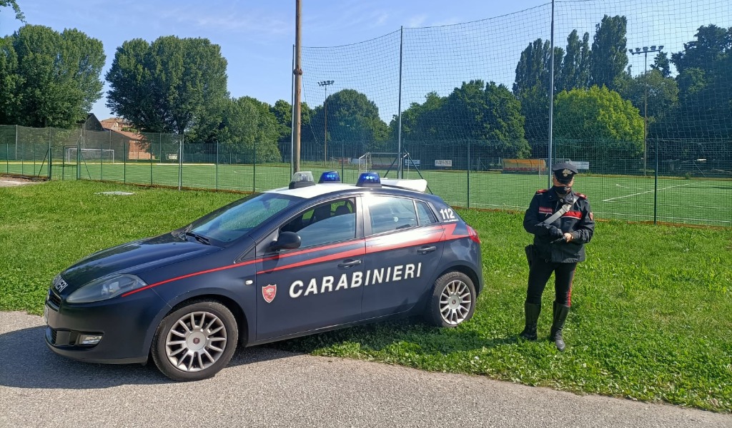Danneggiamenti al centro sportivo, 4 minorenni denunciati: hanno tra i 13 e i 15 anni