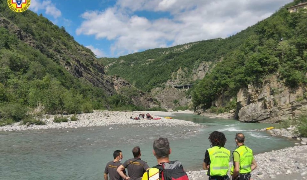 Una canoista di Cremona si ferisce ad una caviglia durante un’escursione sul Trebbia